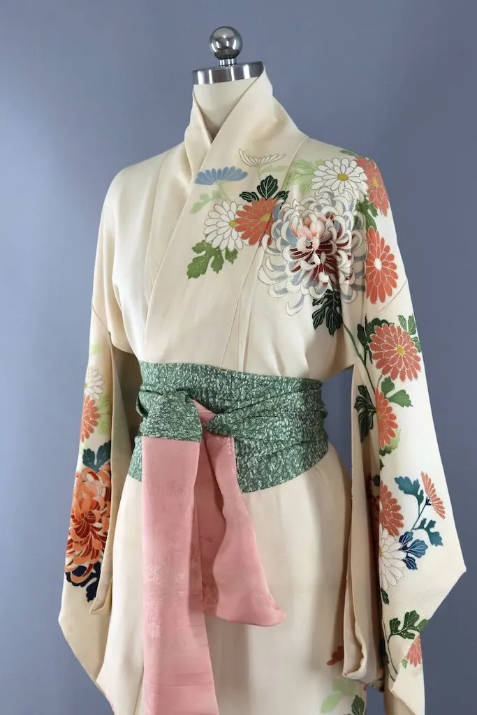 Vintage Ivory Chrysanthemum Silk Kimono